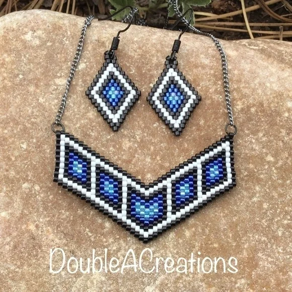 BLUE Diamond Beaded Necklace, Handmade - Picture 5 of 9